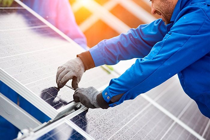 ¡Enchufar y listo! Utilizar una celda solar en casa es muy fácil