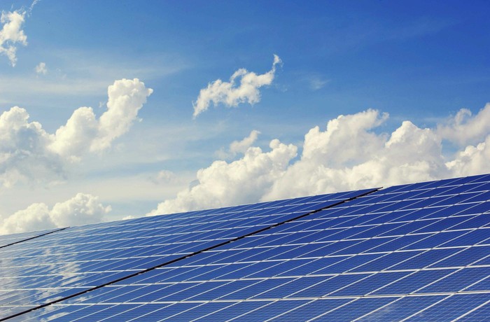 ¿Cómo funcionan los sistemas de paneles solares de Bright?